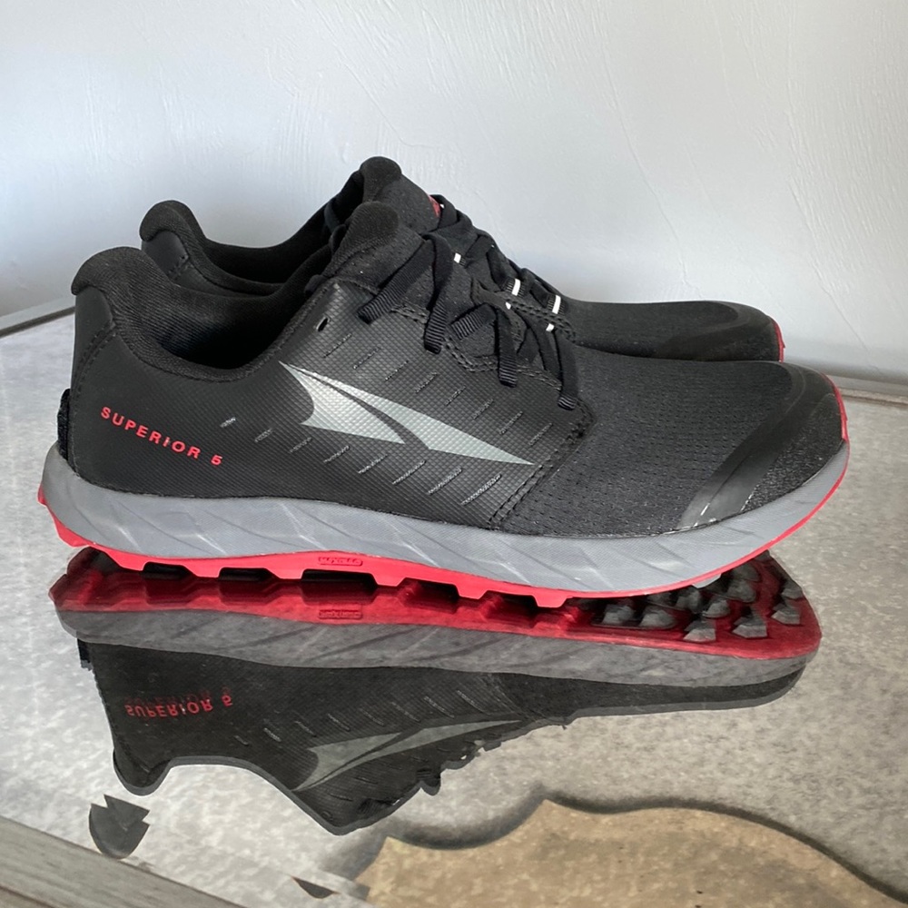 Altra Men’s Superior 5 - NEW Size 8
